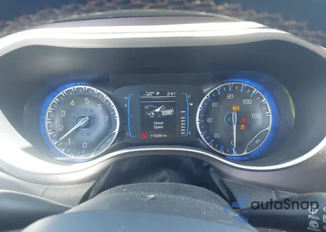 2017 Chrysler Pacifica Touring-L z USA, uszkodzony, nr VIN 2C4RC1BG4HR540225